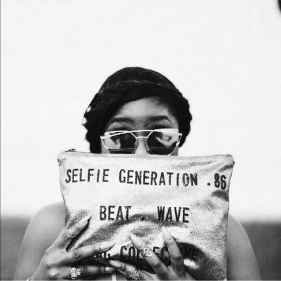 Accessories | Silver mirrored cat eye sunglasses - Picture 2 of 3